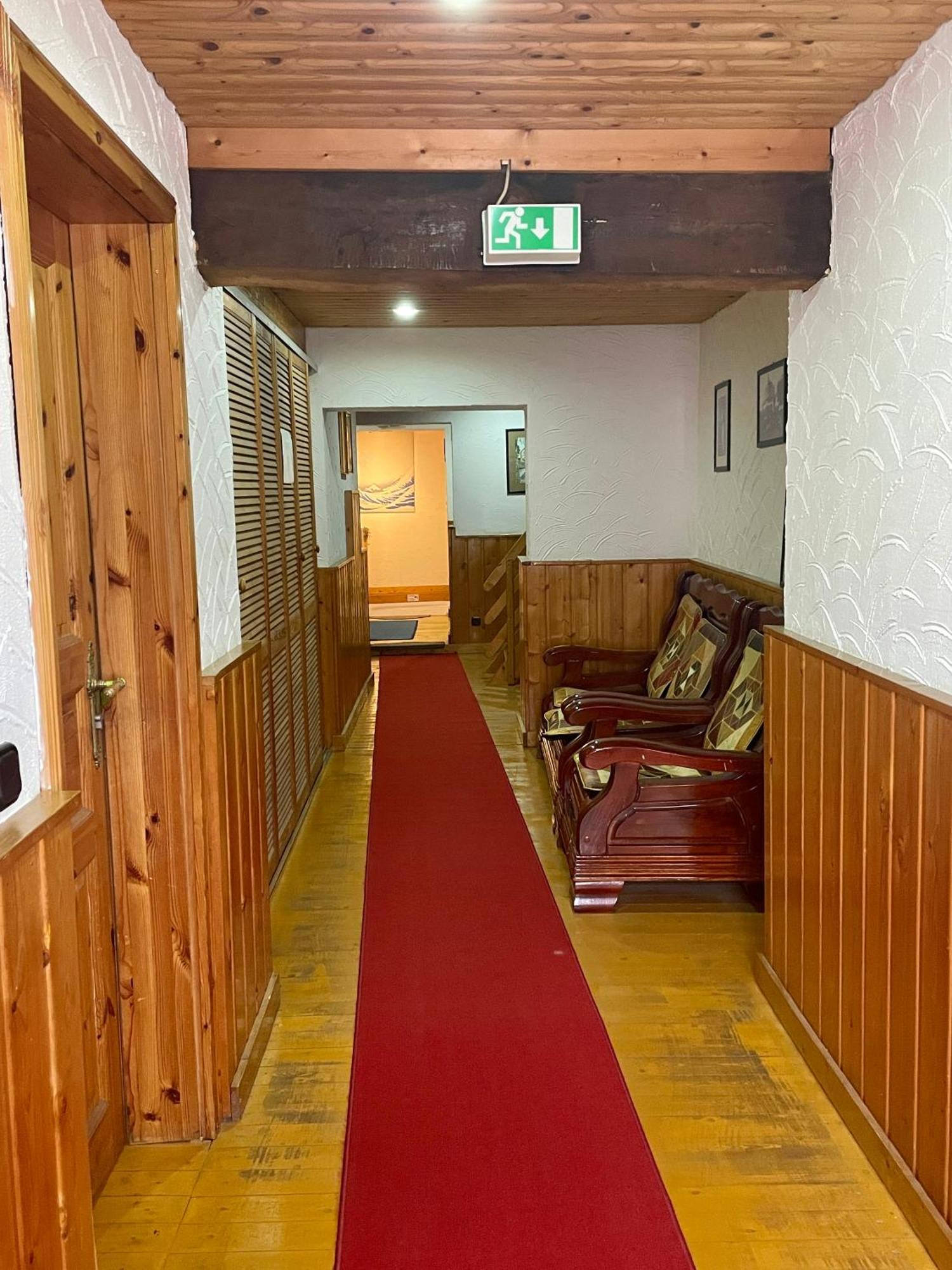 Hotel Altes Fährhaus Duisburg Exterior foto