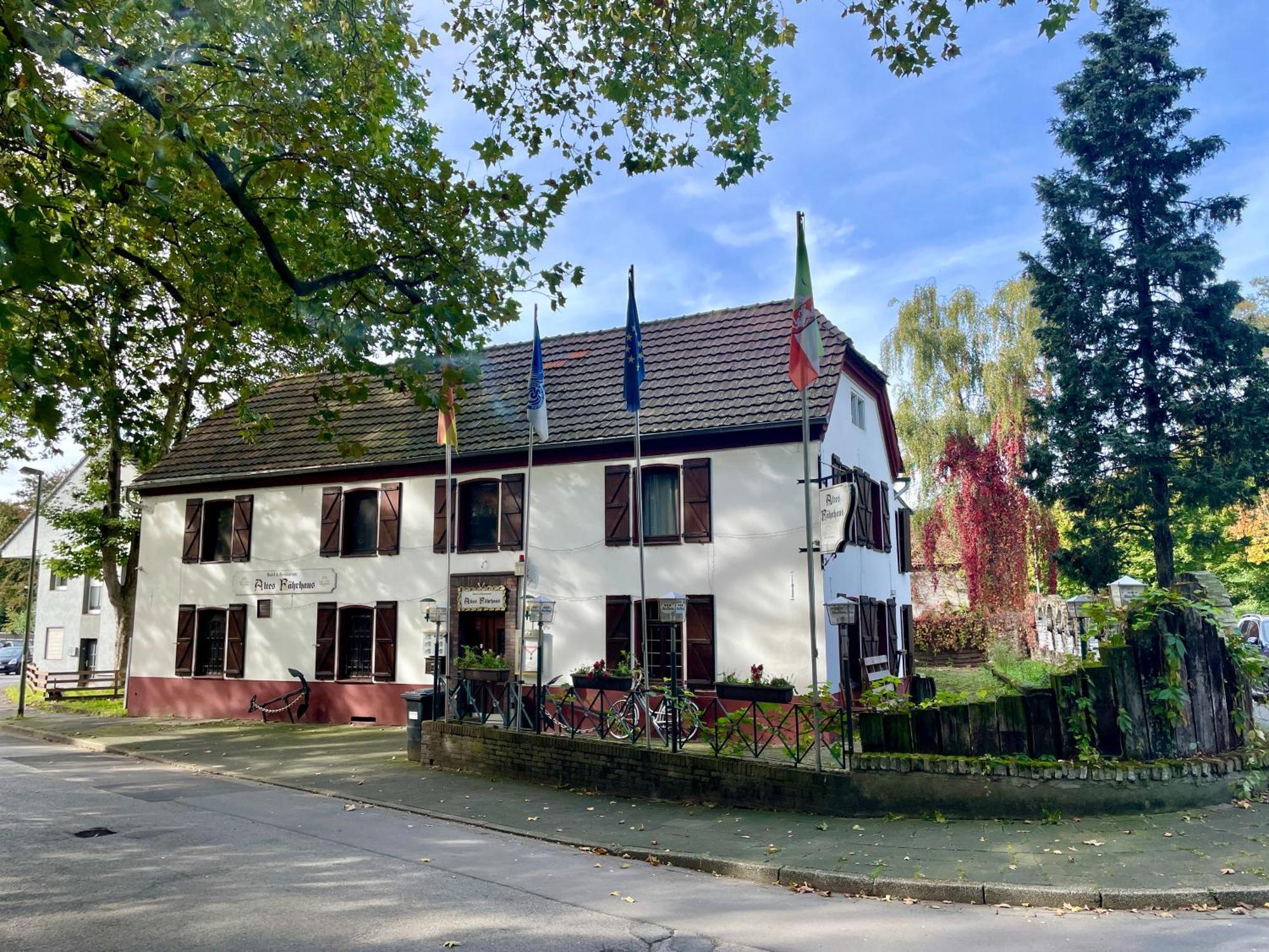 Hotel Altes Fährhaus Duisburg Exterior foto